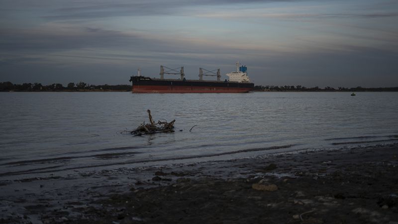 barco carga granos rosario