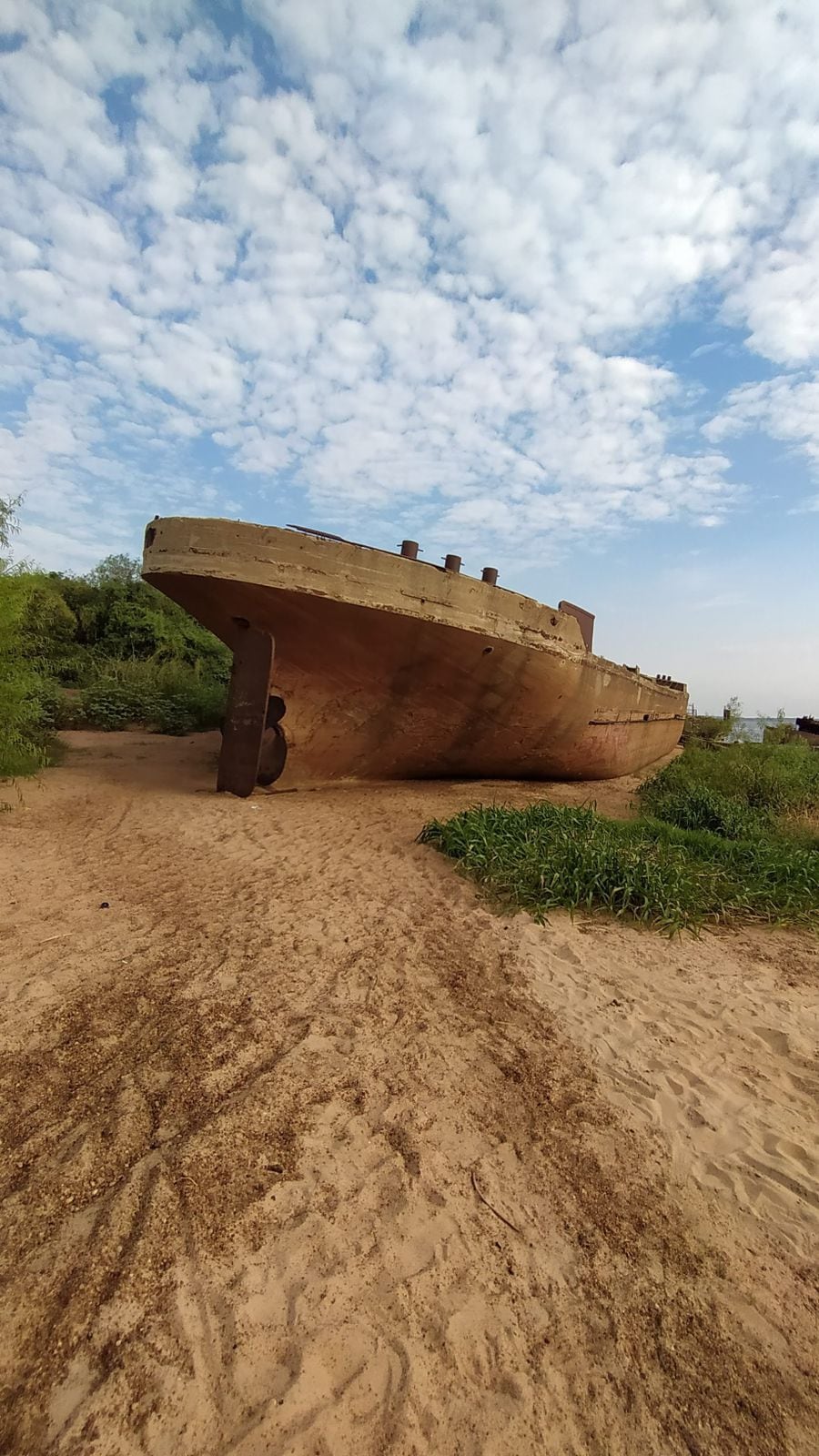 Una postal tomada en marzo de 2021, durante uno de sus viajes a Colón para volver a ver el barco de cemento