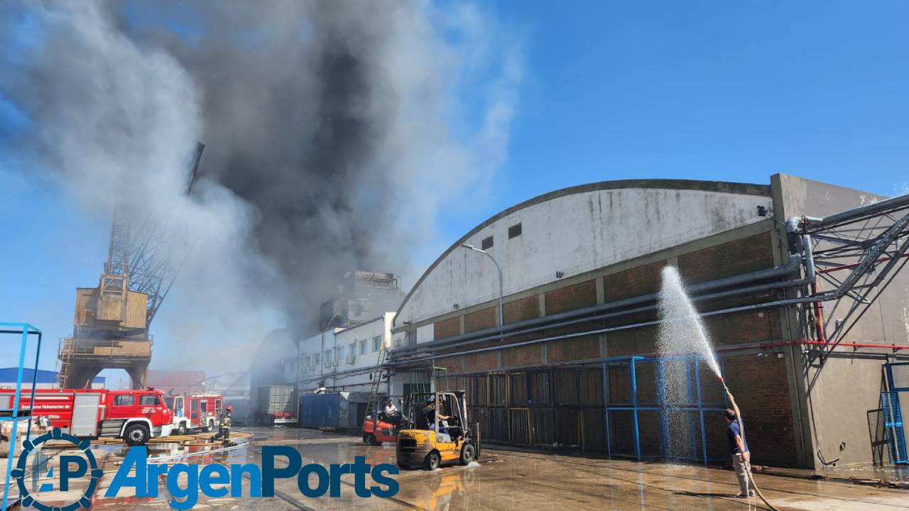 INCENDIO PUERTO BAHIA BLANCA