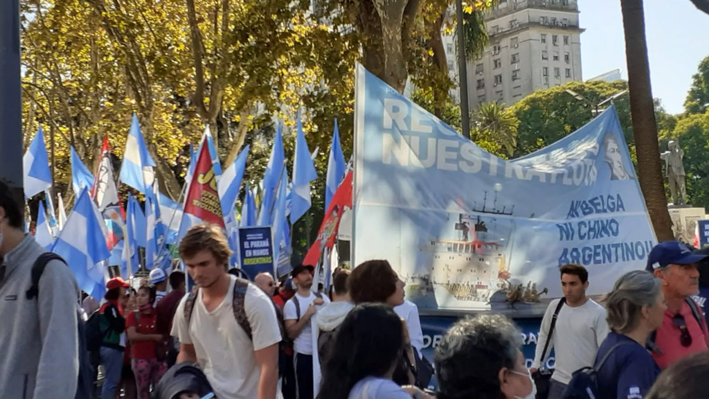 Marcha por el canal Magdalena